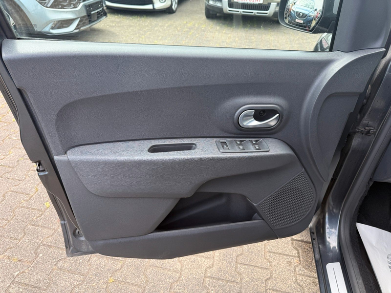 Dacia Lodgy Stepway 7SITZER/KAMERA/NAVI/PDC/SHZ/1.HAND — photo 9