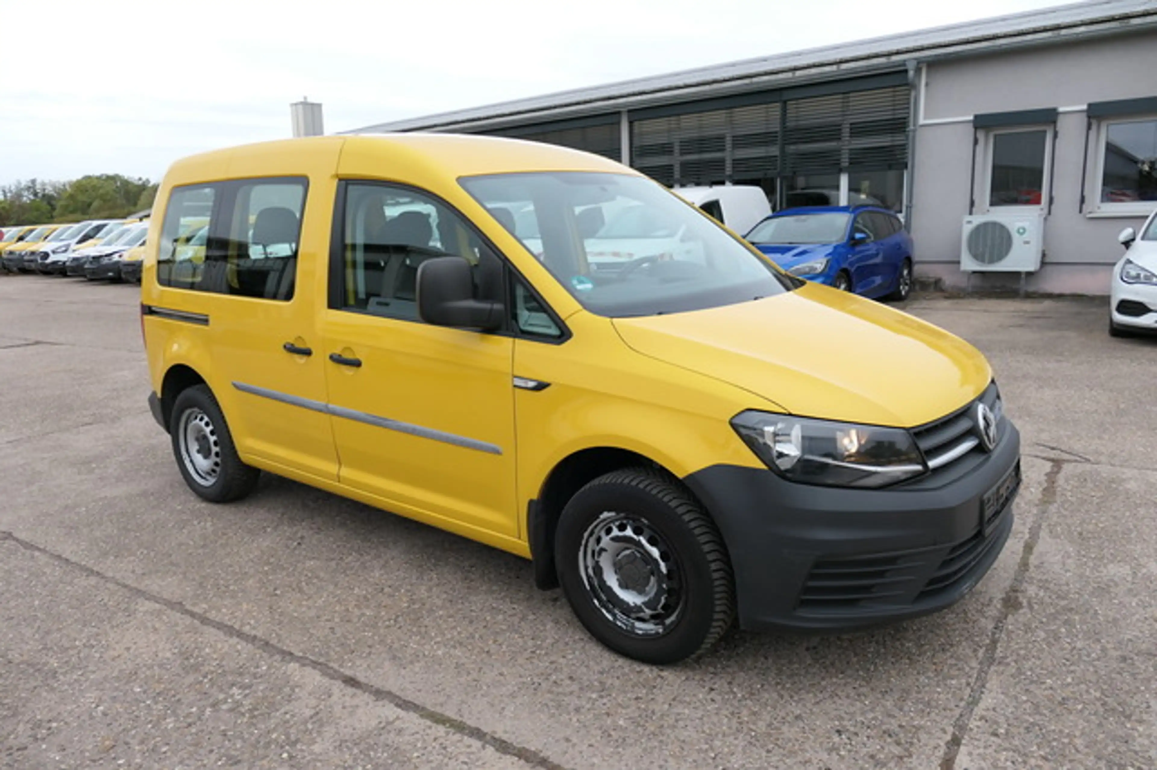 Volkswagen Caddy 2.0 TDI DSG 5-Sitzer Flügeltür Klima Sitz-& Stan — photo 3