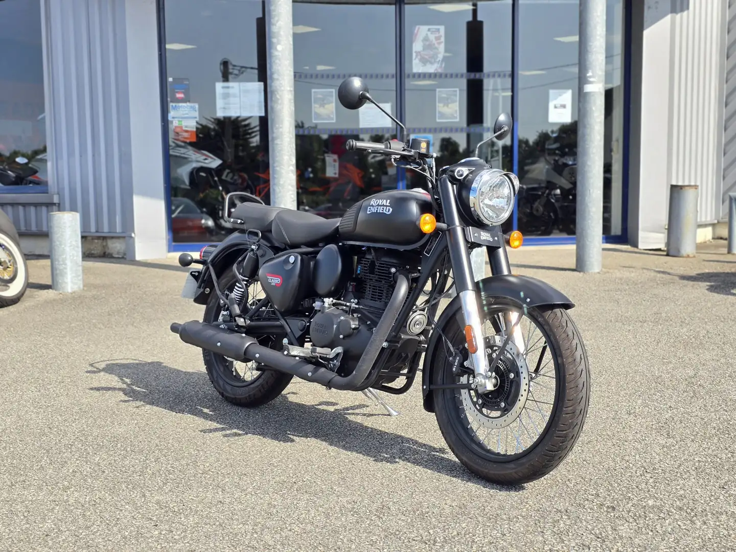 Royal Enfield Classic Noir - 1