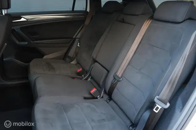 Volkswagen Tiguan Allspace view 7