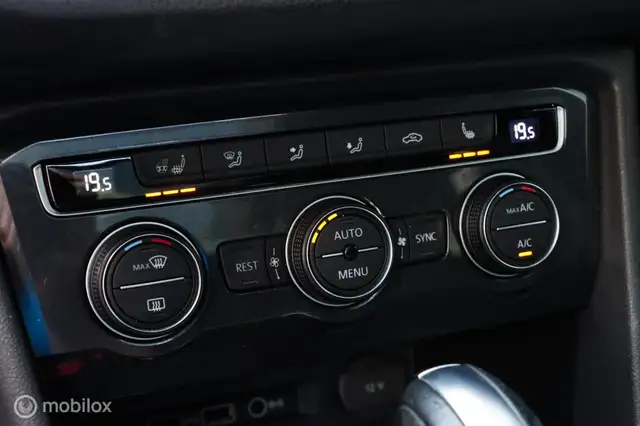 Volkswagen Tiguan Allspace view 17