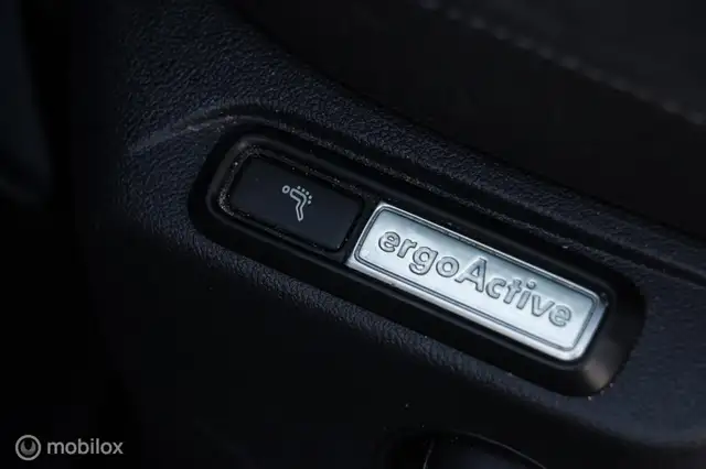 Volkswagen Tiguan Allspace view 11