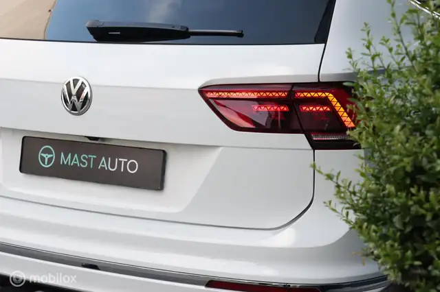 Volkswagen Tiguan Allspace view 25