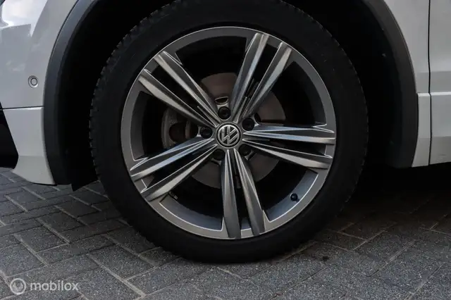 Volkswagen Tiguan Allspace view 23