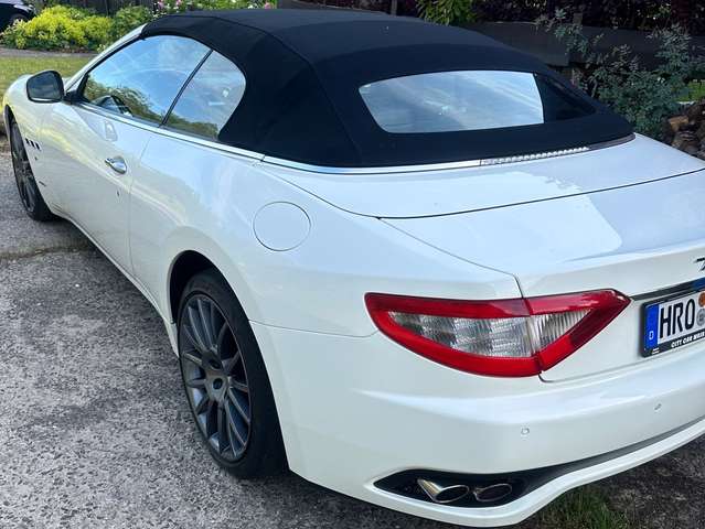 Imagine Maserati GranCabrio GranCabrio Sport