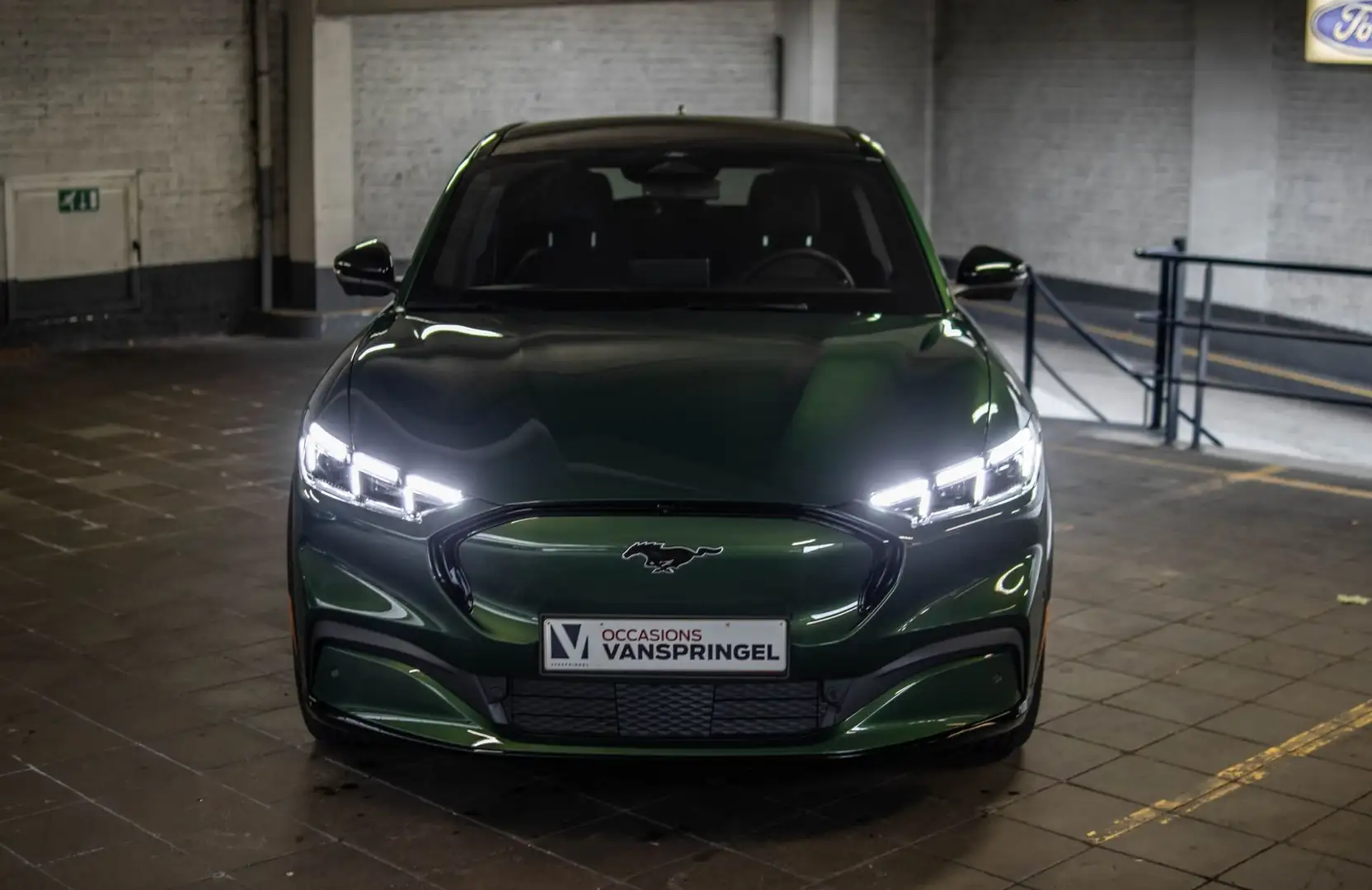 Ford Mustang Mach-E 91 kWh Premium AWD Vert - 2