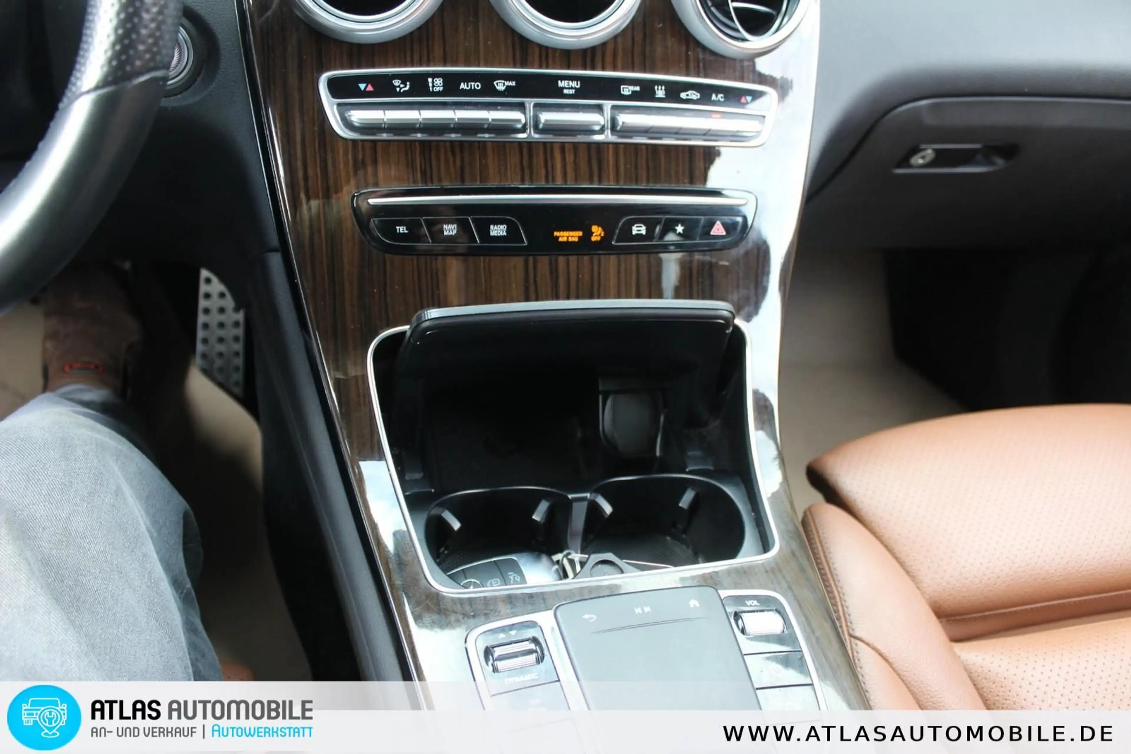 Mercedes-Benz GLC 300 de 4Matic Coupé Autom AMG LINE LEDER=NAV — photo 8
