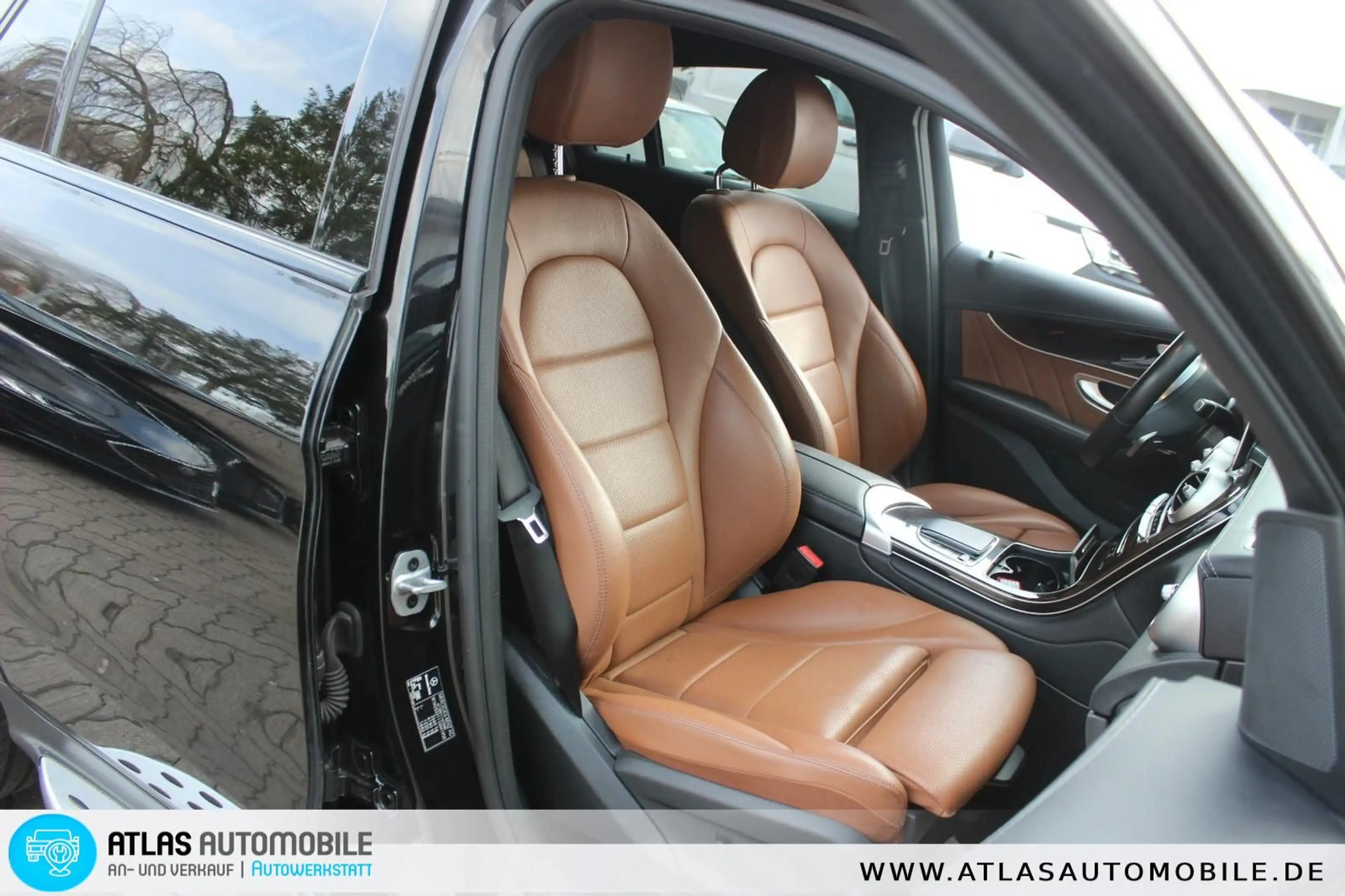 Mercedes-Benz GLC 300 de 4Matic Coupé Autom AMG LINE LEDER=NAV — photo 5