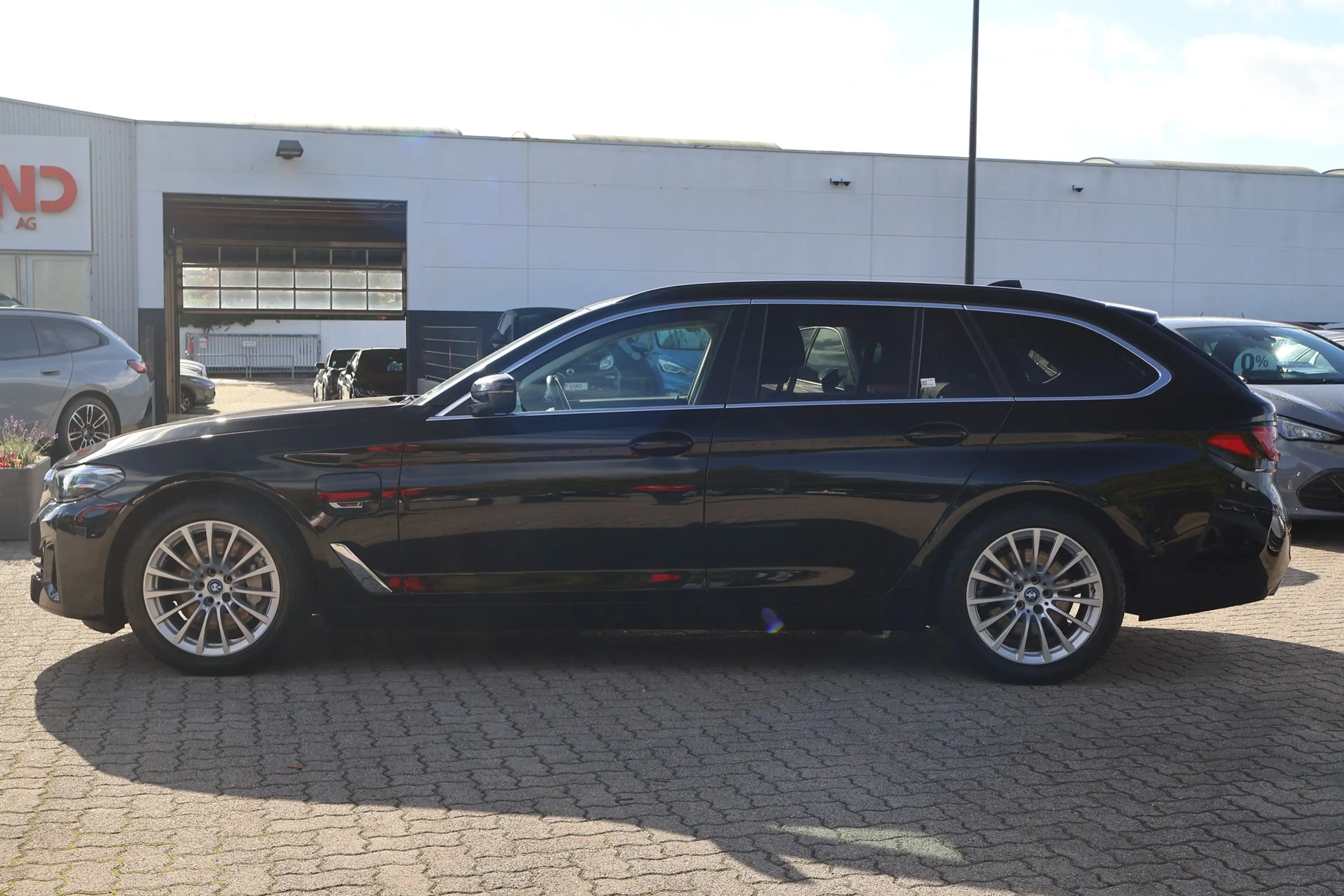 BMW 520 520e Luxury Line LED Navi Professional DAB Leder — photo 3