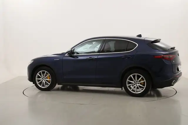 Alfa Romeo Stelvio view 2