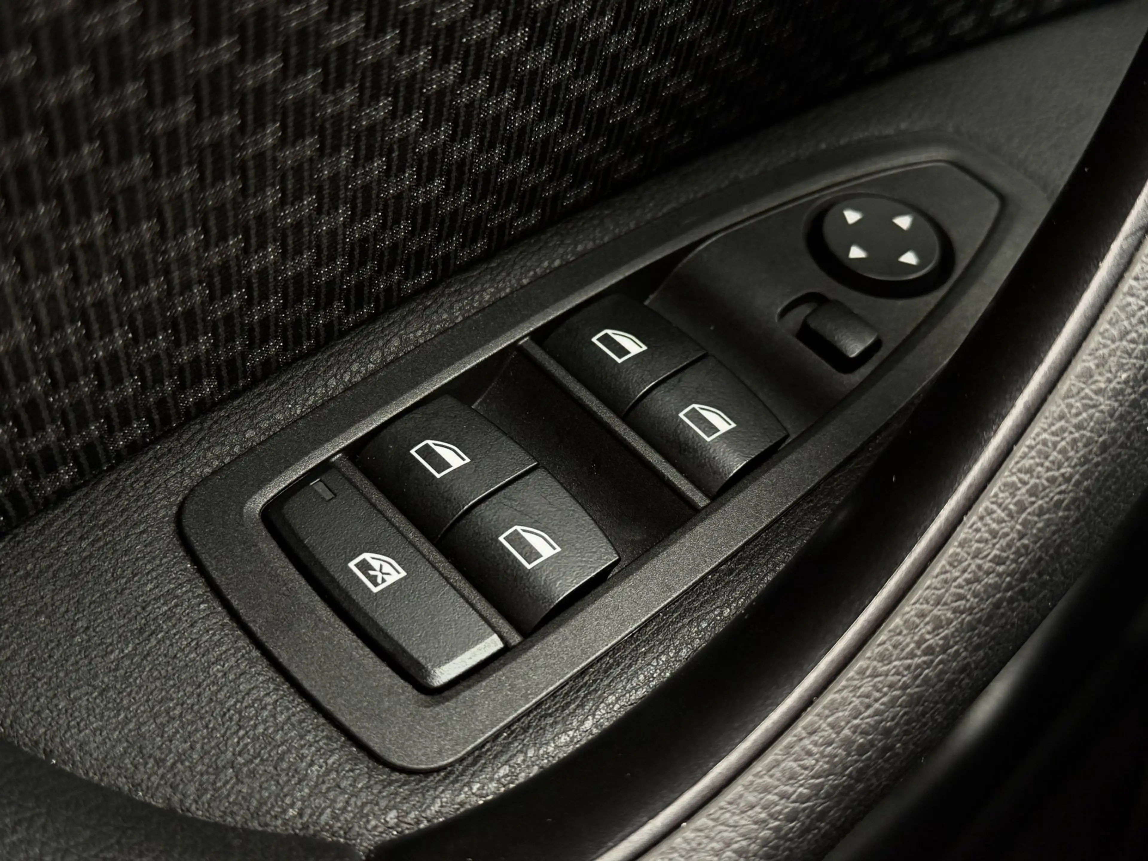 BMW X2 SDrive18i | Trekhaak | Camera | LED | Groot scherm — photo 14