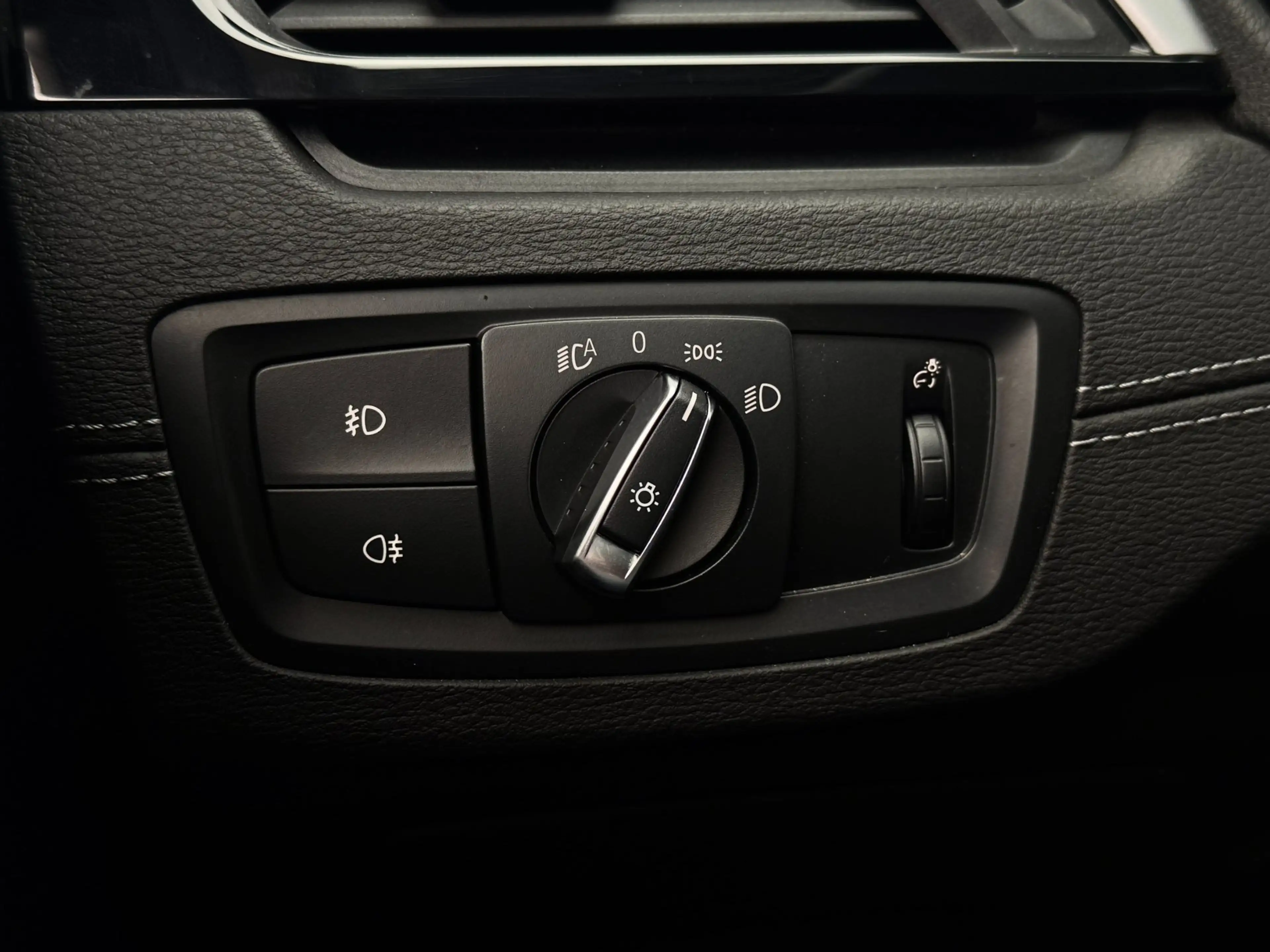 BMW X2 SDrive18i | Trekhaak | Camera | LED | Groot scherm — photo 15