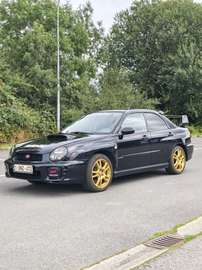 WRX avec nombreuses pièces STI