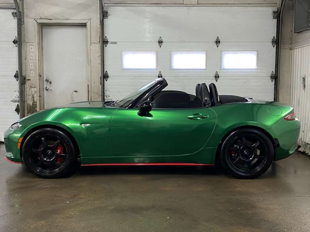 2023 Mazda MX-5 Miata Roadster