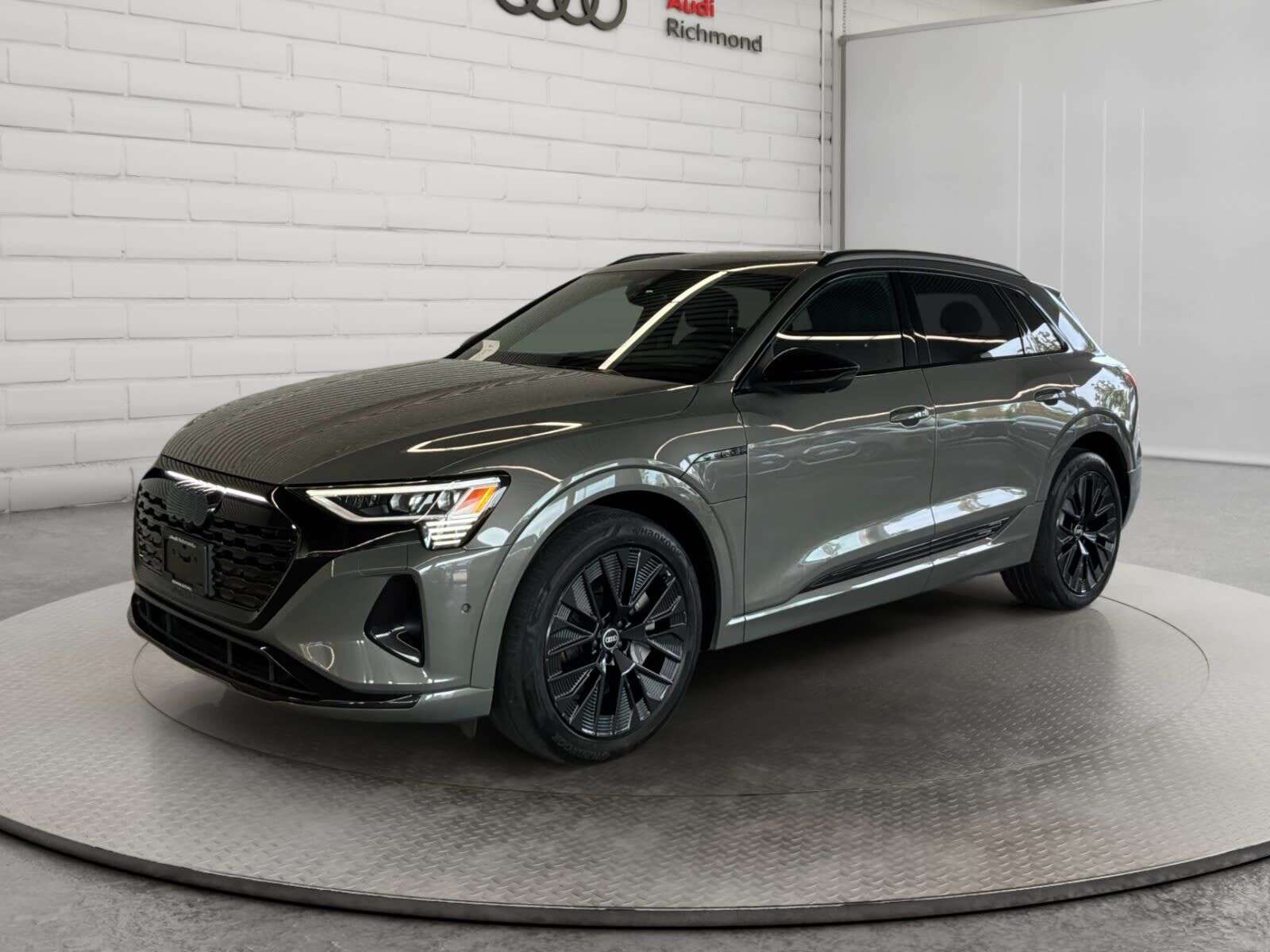 2024 Audi Q8 e-tron | TRAILER HITCH | 47D - 215-ARM `AERO STRUCTURE' D
