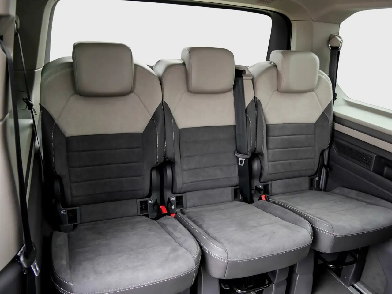 Volkswagen T7 Multivan Edition eHybrid 4M KÜ IQ.LIGHT PANO AHK 4