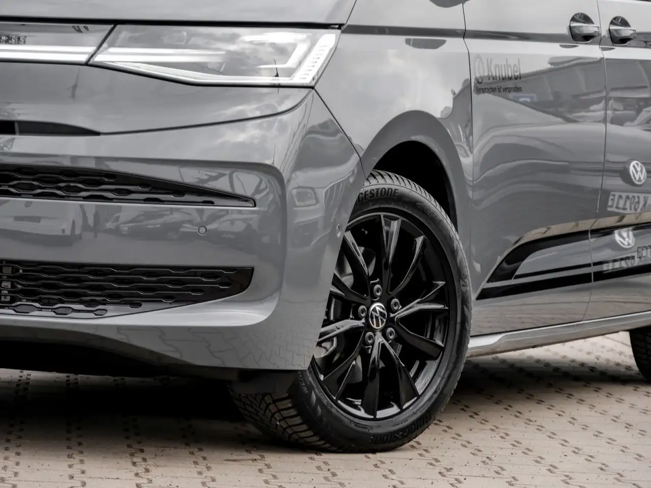 Volkswagen T7 Multivan Edition eHybrid 4M KÜ IQ.LIGHT PANO AHK 5