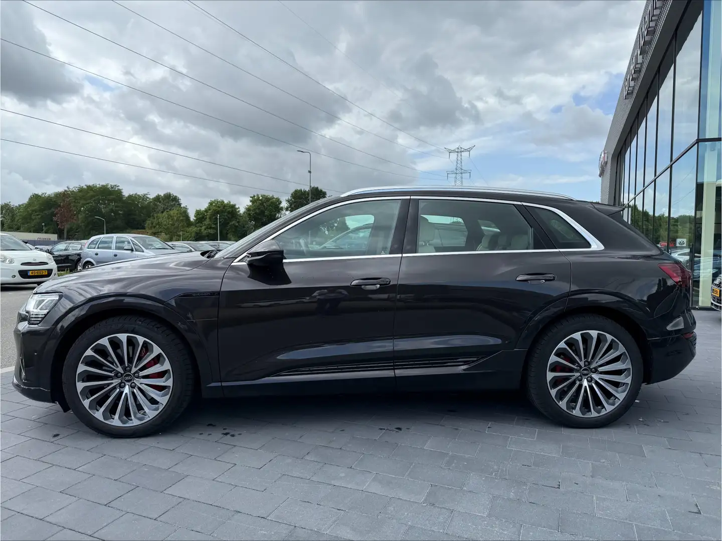 Audi Q8 e-tron 55 quattro Advanced Edition 115 kWh | Stoelventila Bruin - 2