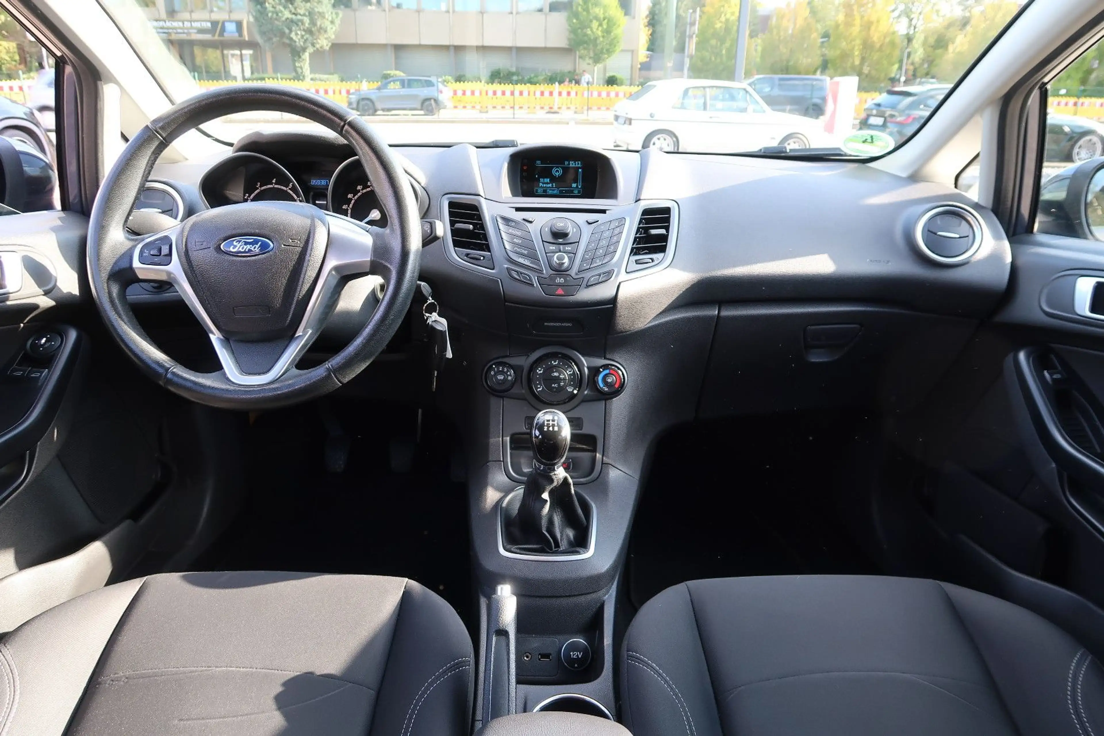 Ford Fiesta 1.2 UEFA *KLIMA *SITZHEIZUNG *SAUBER! — photo 8