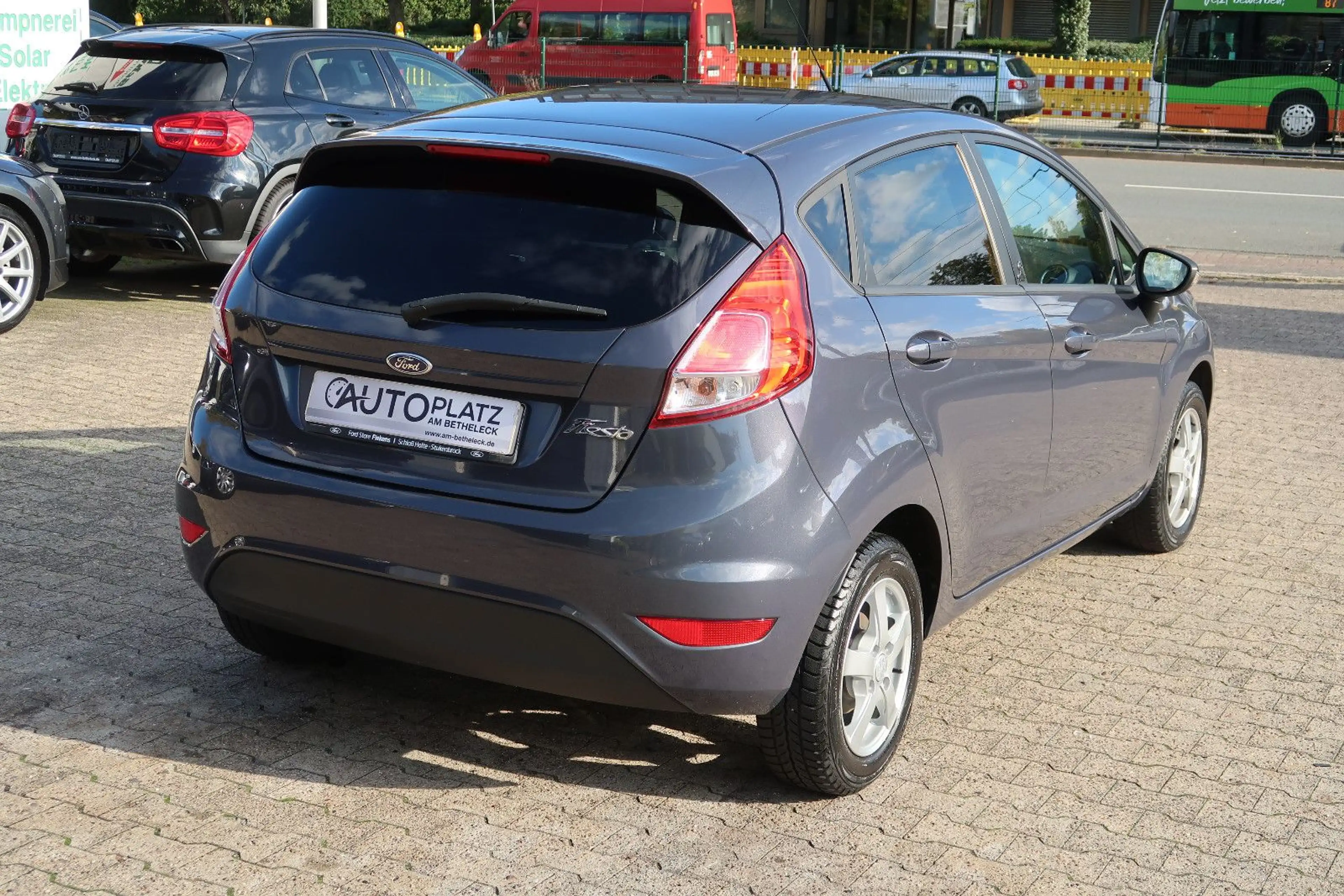 Ford Fiesta 1.2 UEFA *KLIMA *SITZHEIZUNG *SAUBER! — photo 5