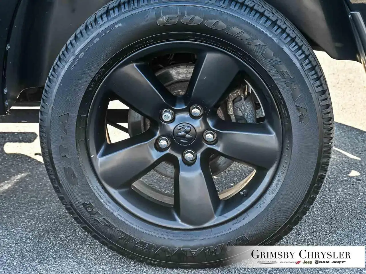 RAM 1500 снимка RAM 1500