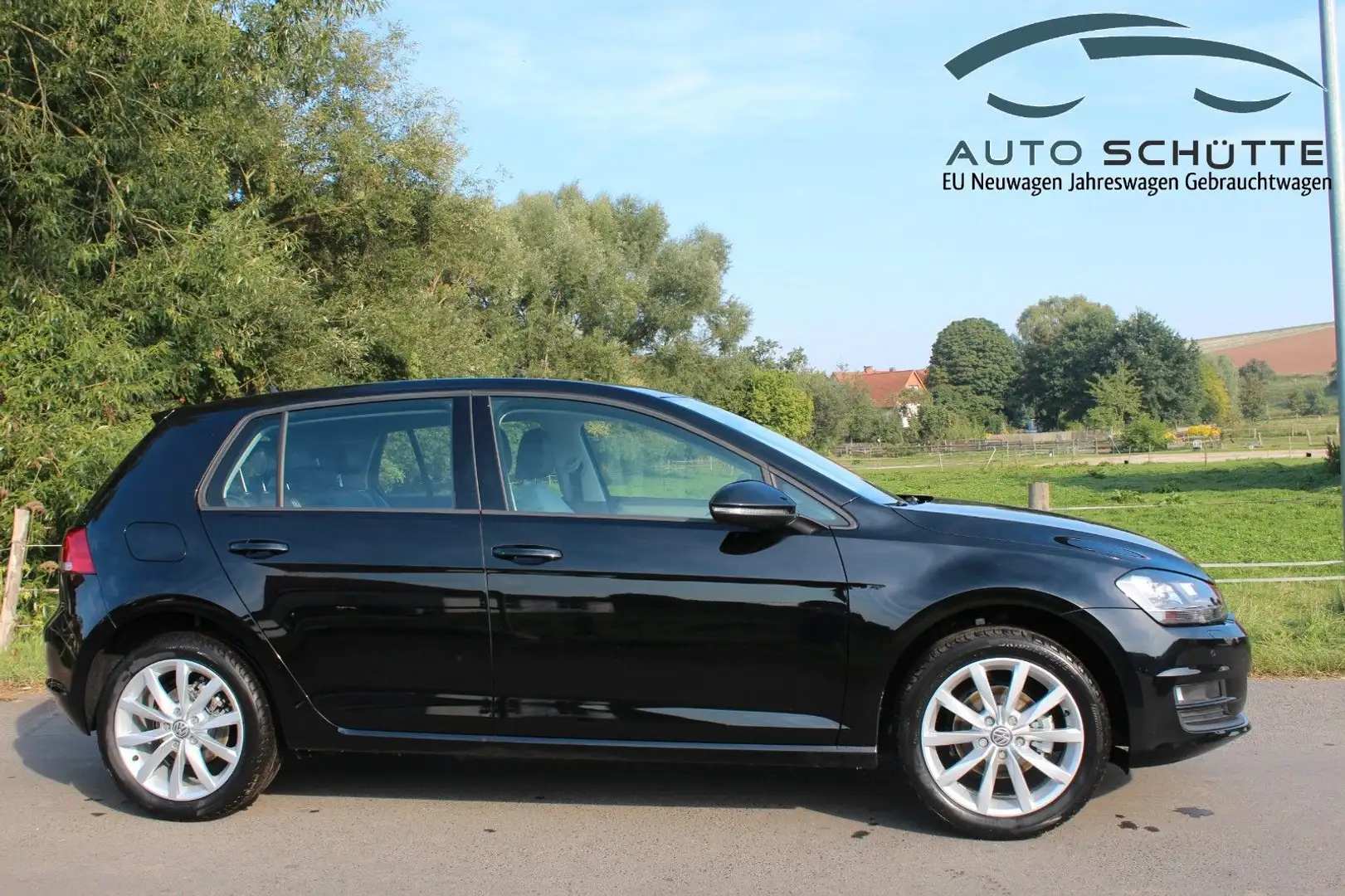 Volkswagen Golf VII Comfortline 17" ALU NAVI LED SHZ PDC Noir - 1