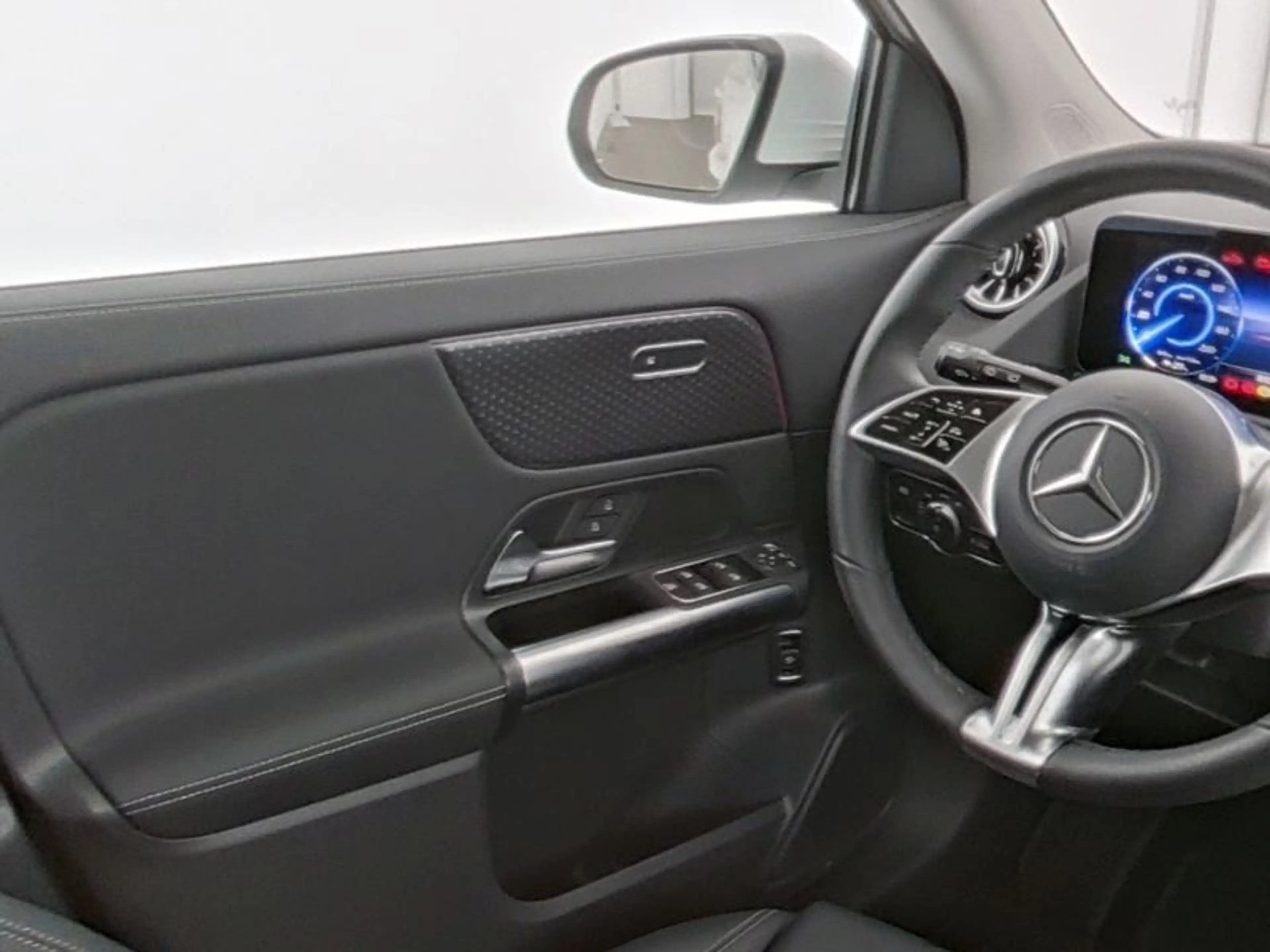 Mercedes-Benz EQA 250+ PROGR-ADVA DISTRONIC KAMERA WINTER WDGS — photo 6