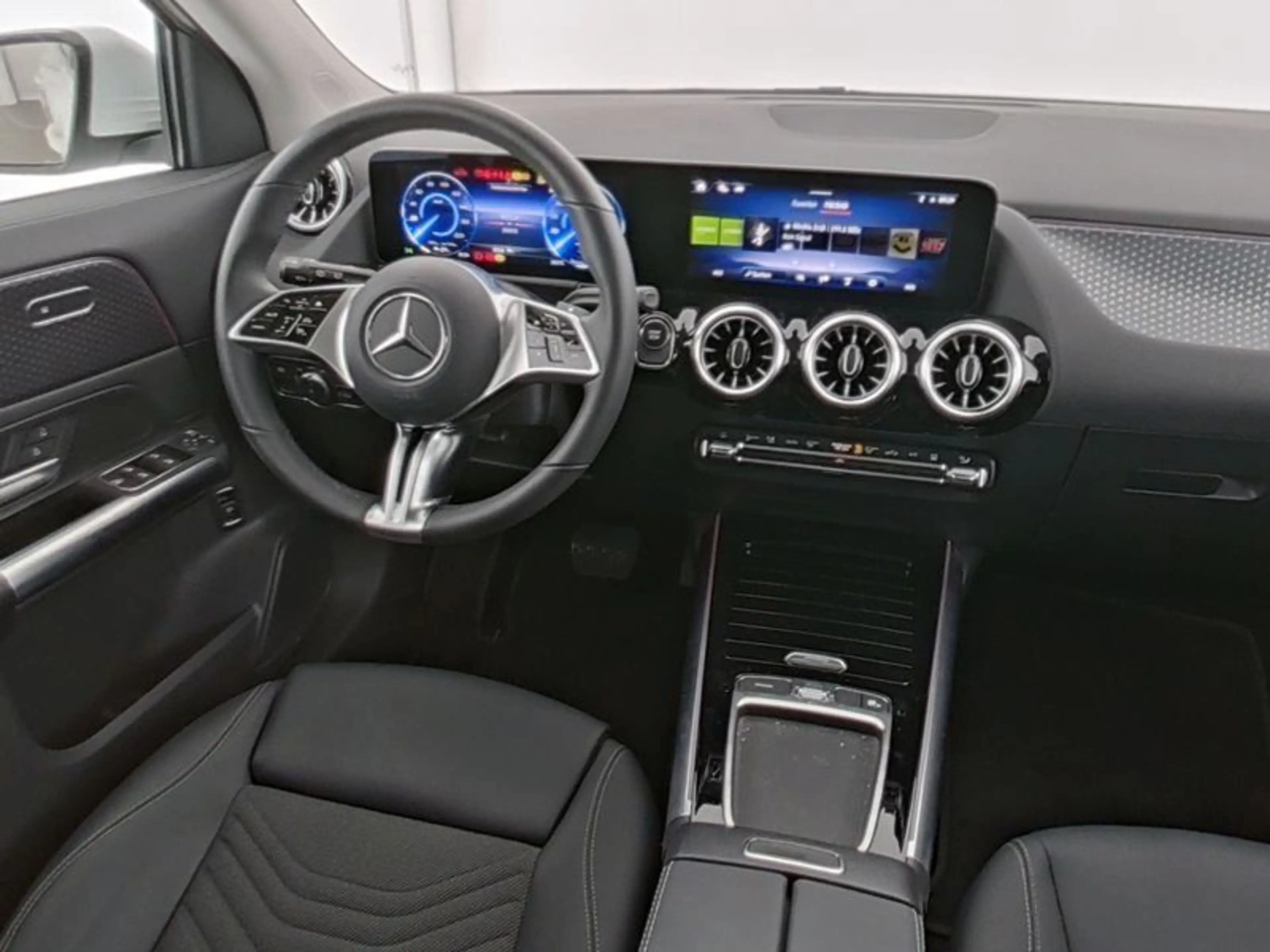 Mercedes-Benz EQA 250+ PROGR-ADVA DISTRONIC KAMERA WINTER WDGS — photo 8