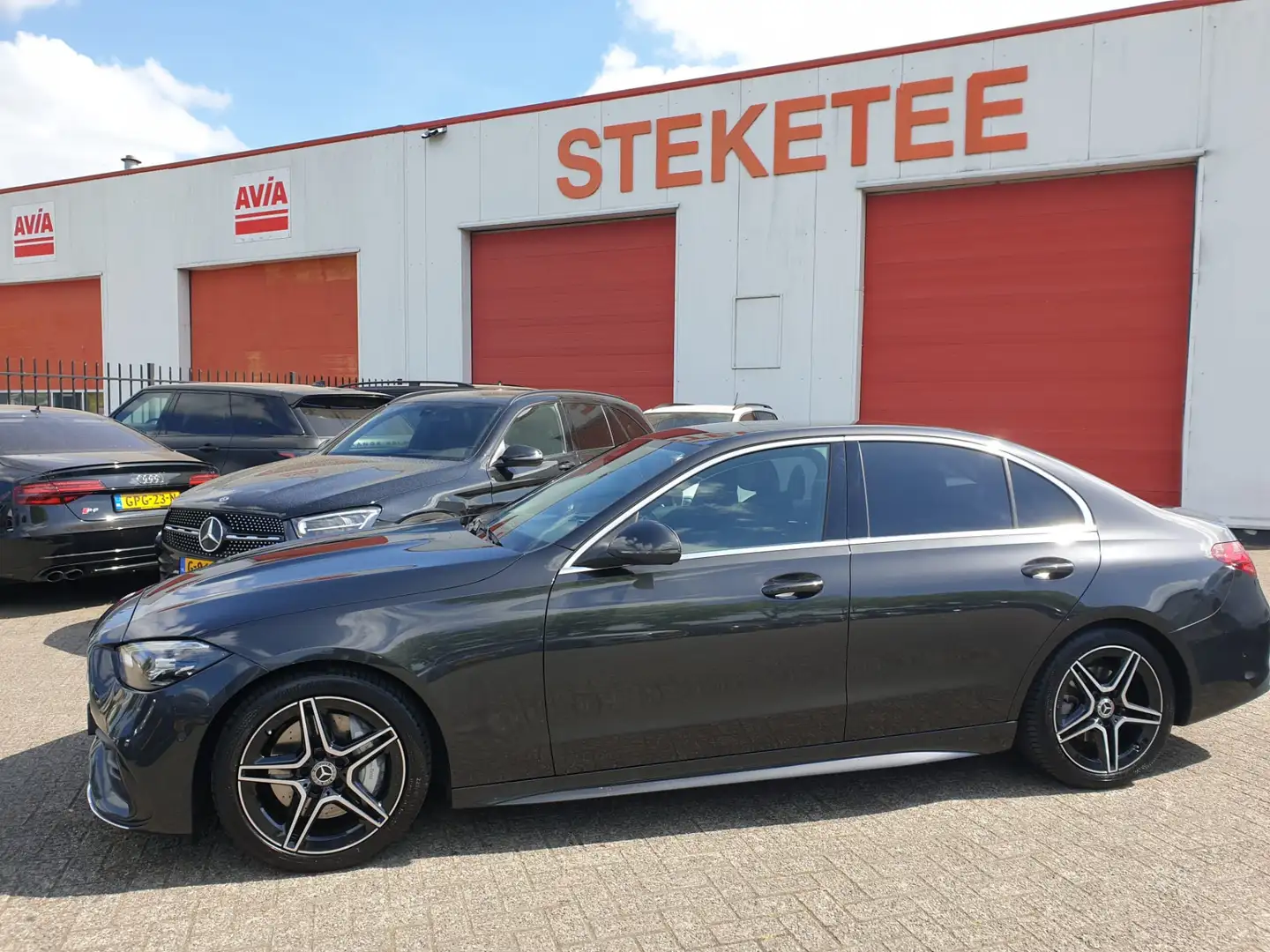 Mercedes-Benz C 300 AMG Line 258pk MHEV 9G-tronic Grau - 2