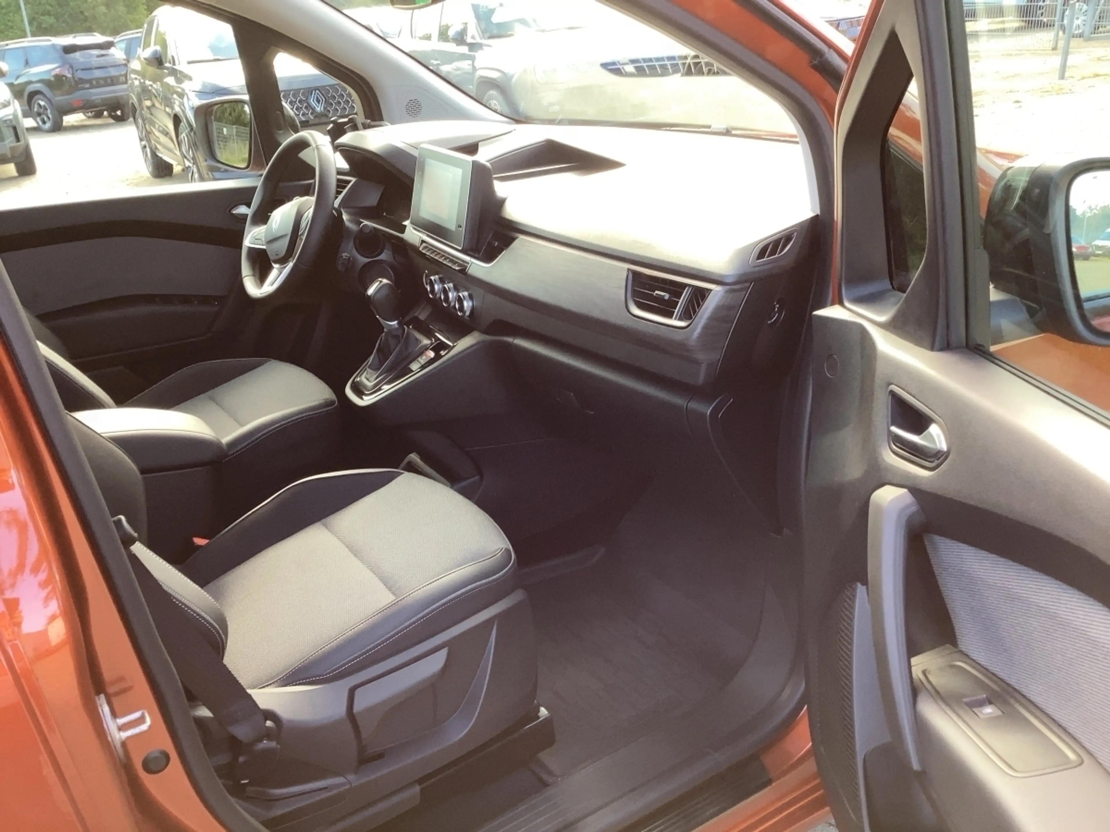 Renault Kangoo III 1.3 TCe130 Techno — photo 11