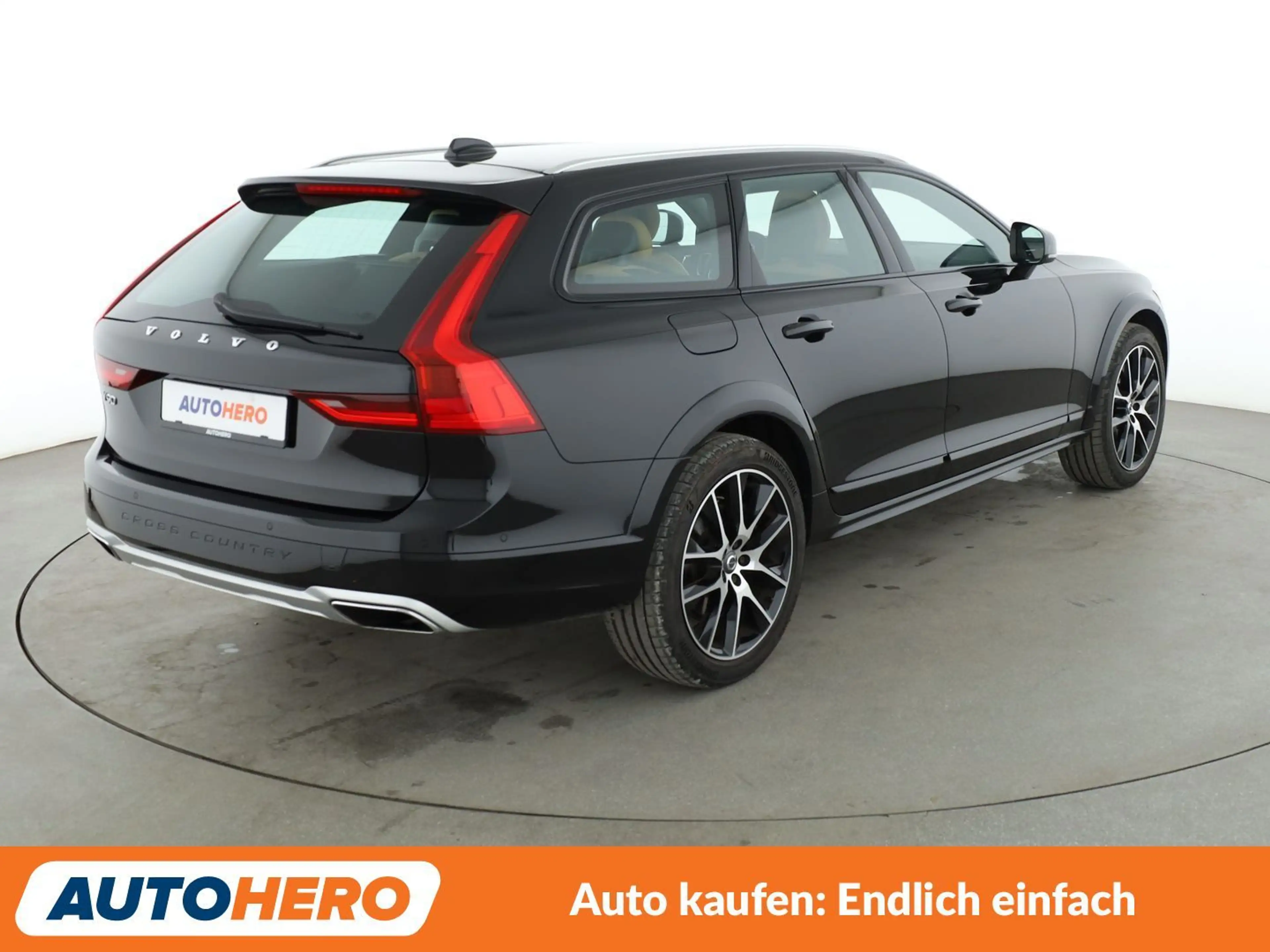 Volvo V90 Cross Country 2.0 T5 Pro AWD Aut.*NAVI*LED*TEMPO*CAM*PDC*SHZ* — photo 6