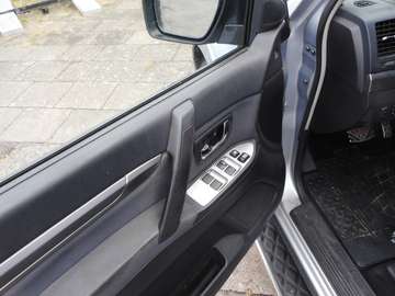 Bild 10 Mitsubishi Pajero Diesel 5-Türer 3.2 D Automatik Intense