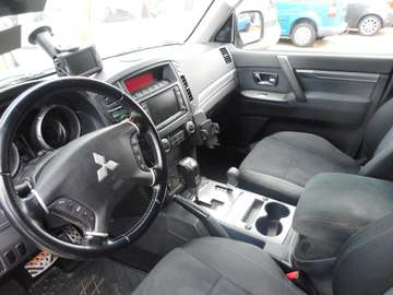 Bild 9 Mitsubishi Pajero Diesel 5-Türer 3.2 D Automatik Intense
