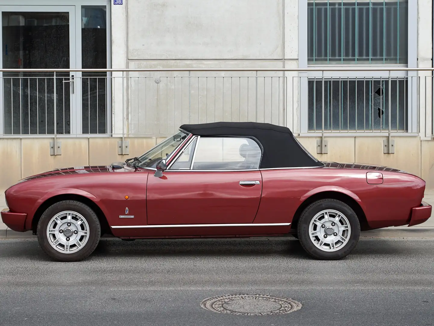 Peugeot 504 Cabriolet Rouge - 1