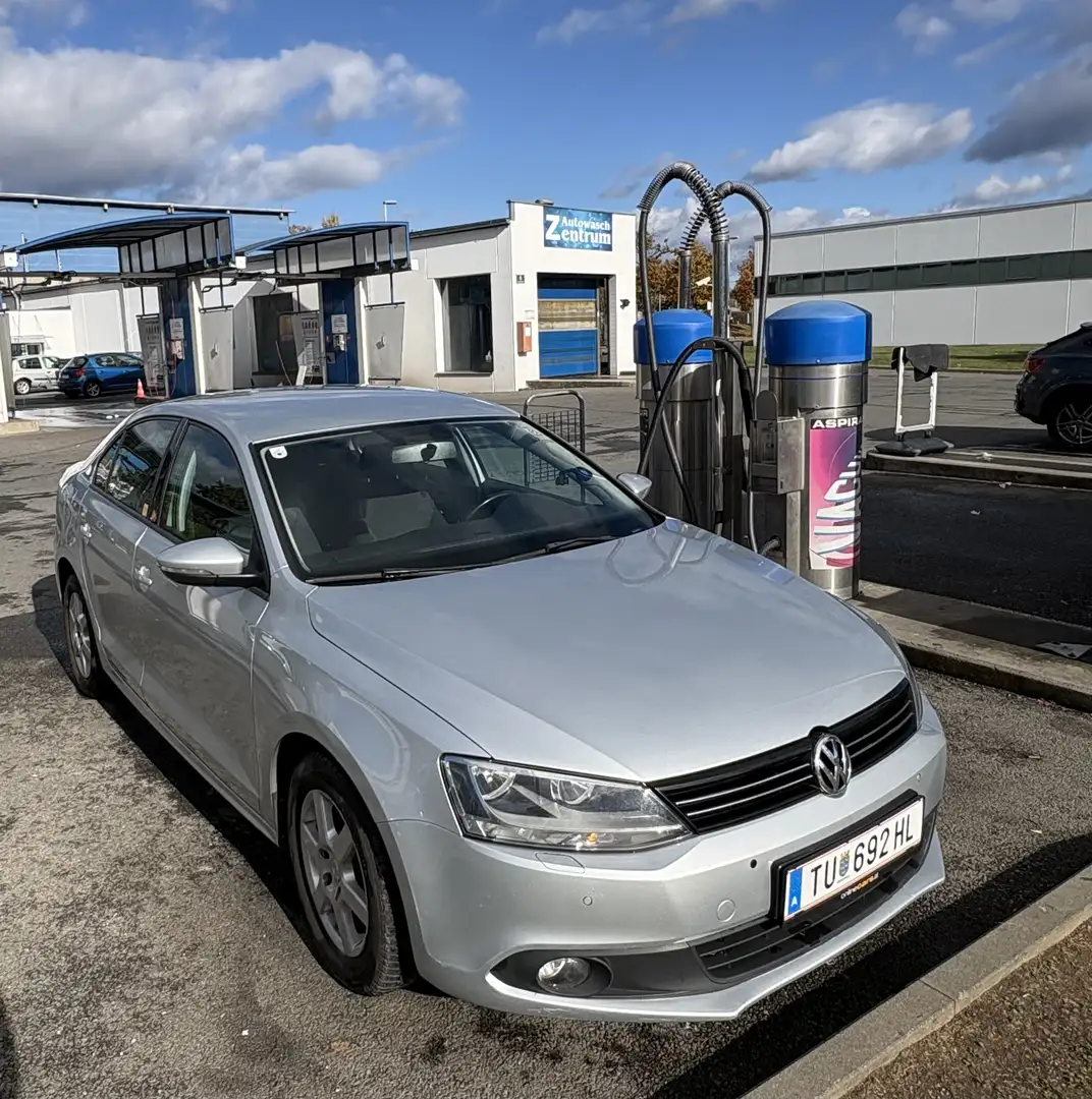 Volkswagen Jetta 1.2 TSI Comfortline - 2