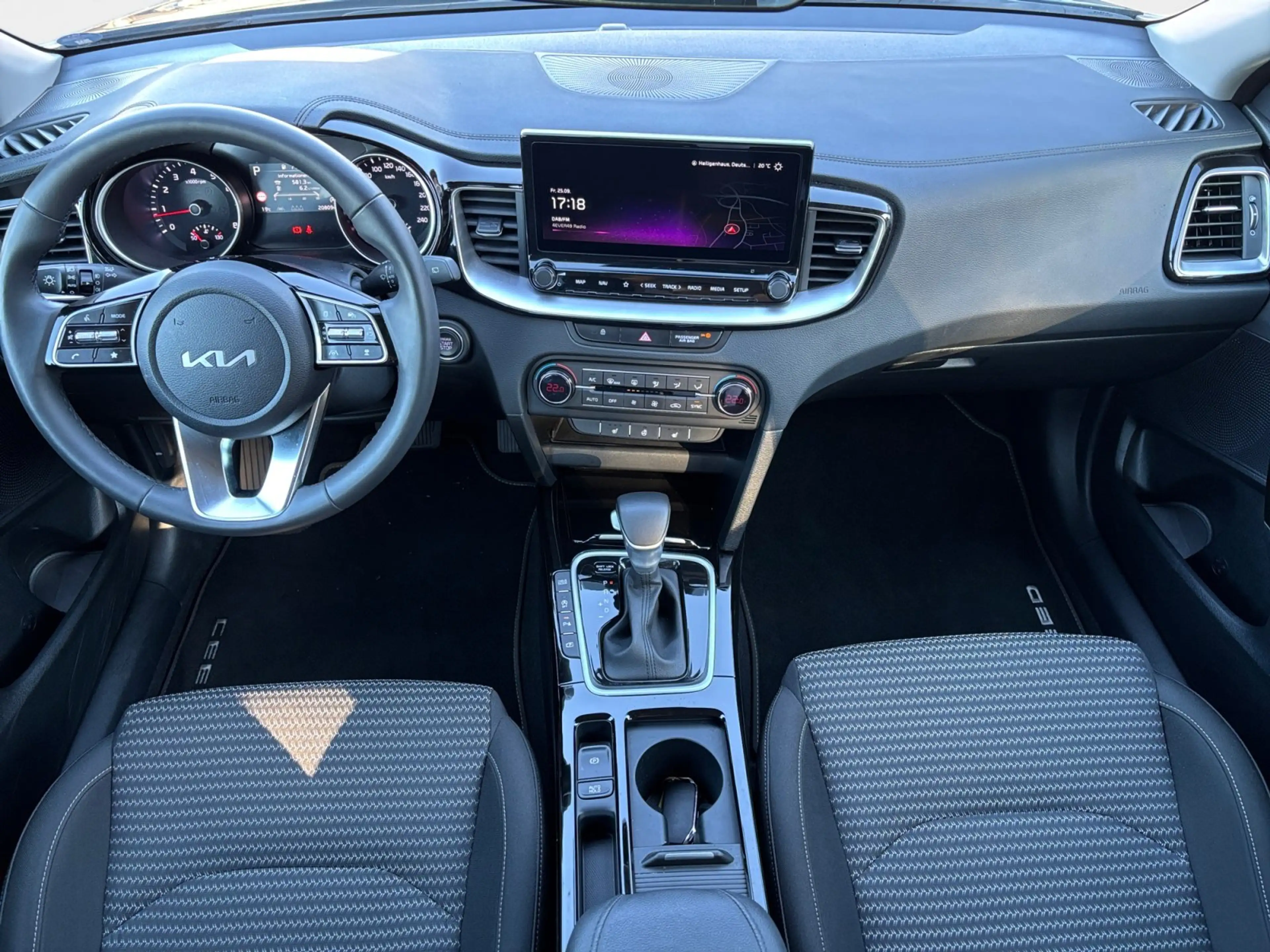 Kia Ceed SW / cee'd SW CEED SW 1.5T Ultimate DCT+Navi+Kamera+PDCV+H — photo 9