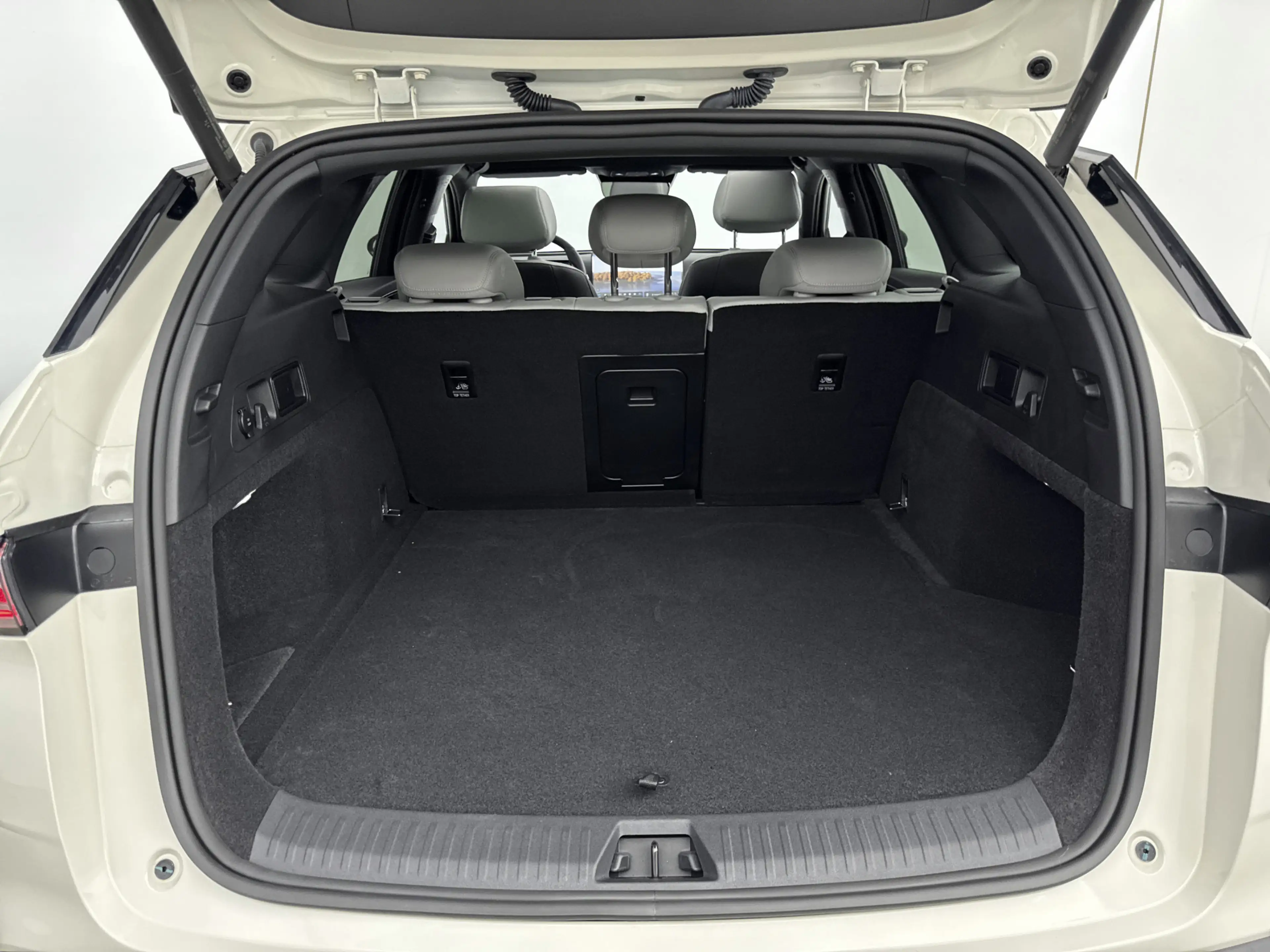 BYD Seal 6 Touring - 1.5 DM-i Comfort // SCHUIFKANTELDAK // 1 — photo 13