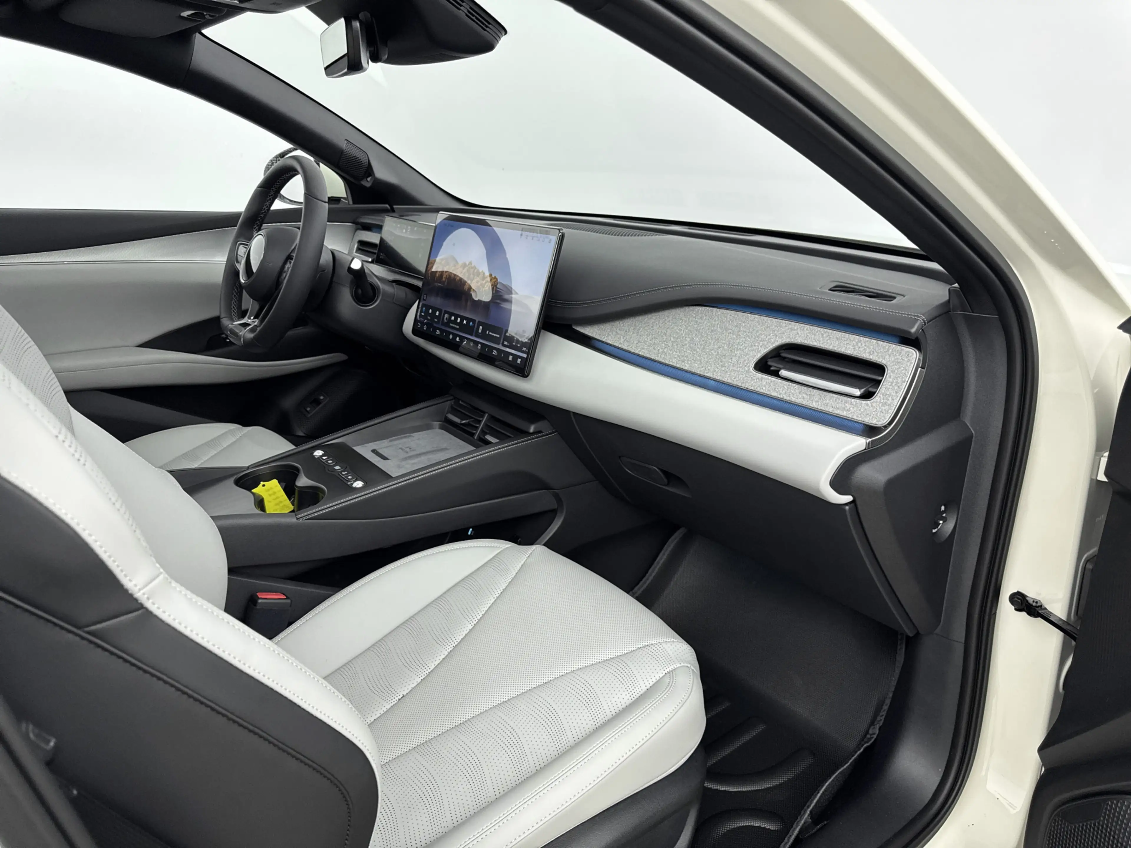 BYD Seal 6 Touring - 1.5 DM-i Comfort // SCHUIFKANTELDAK // 1 — photo 12