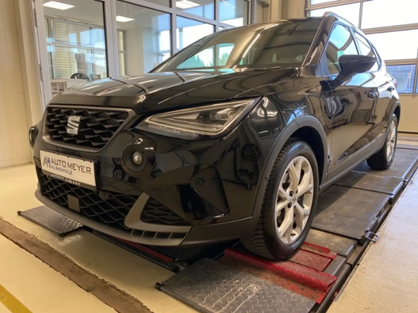 SEAT Arona FR-Line 1.0 TSI DSG Navi Rückfahrkamera LED ACC Schwarz - 2