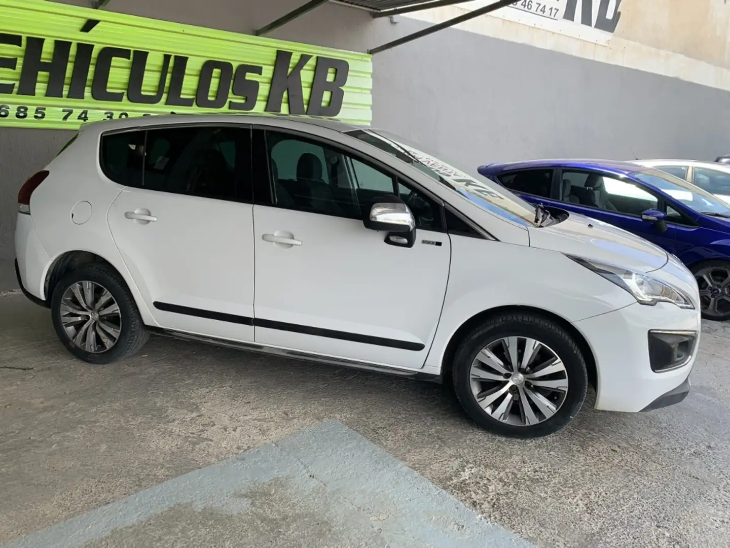 Peugeot 3008 1.2 PureTech S&S Access 130 Blanco - 2