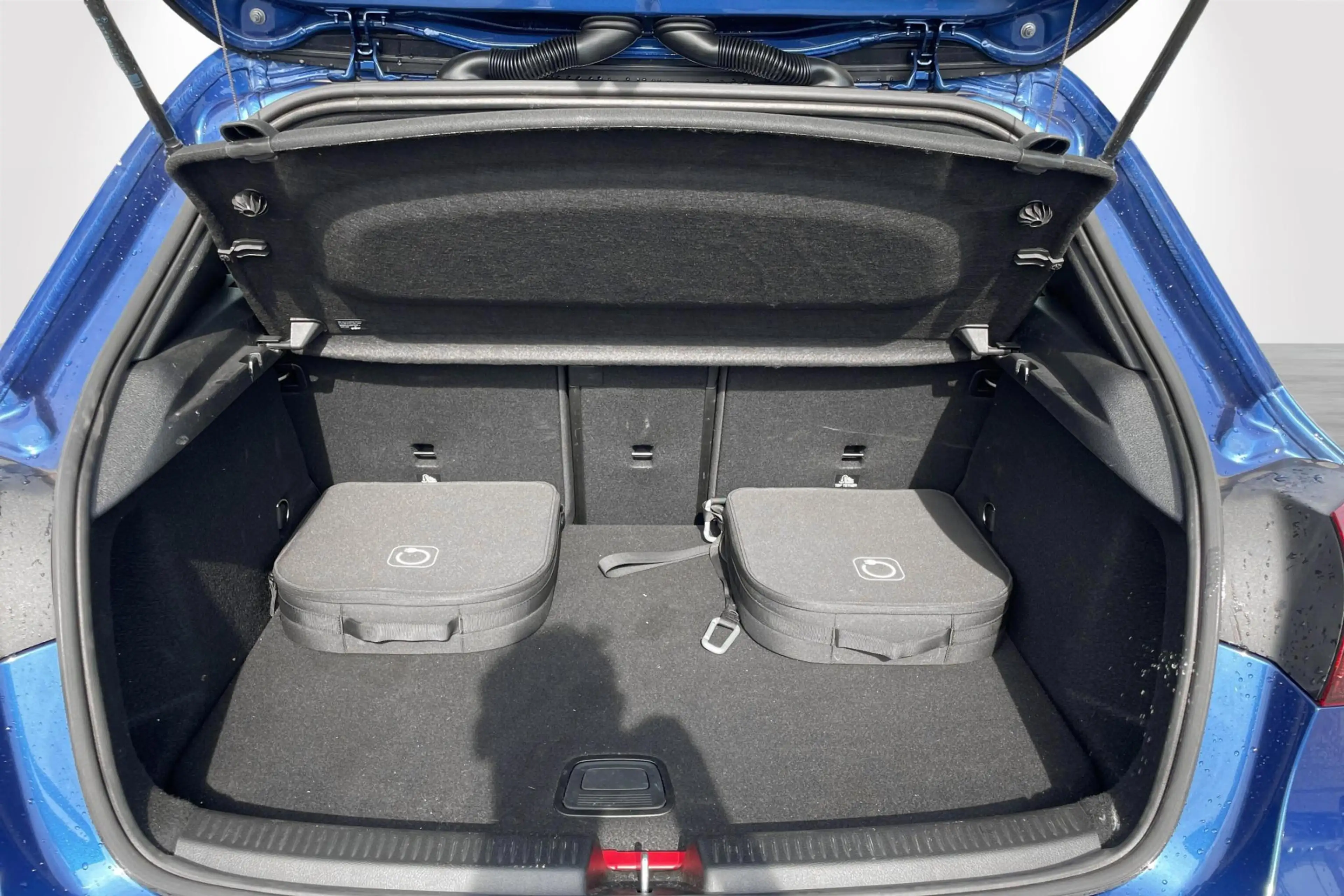 Mercedes-Benz A 250 A e Luxury Line — photo 10