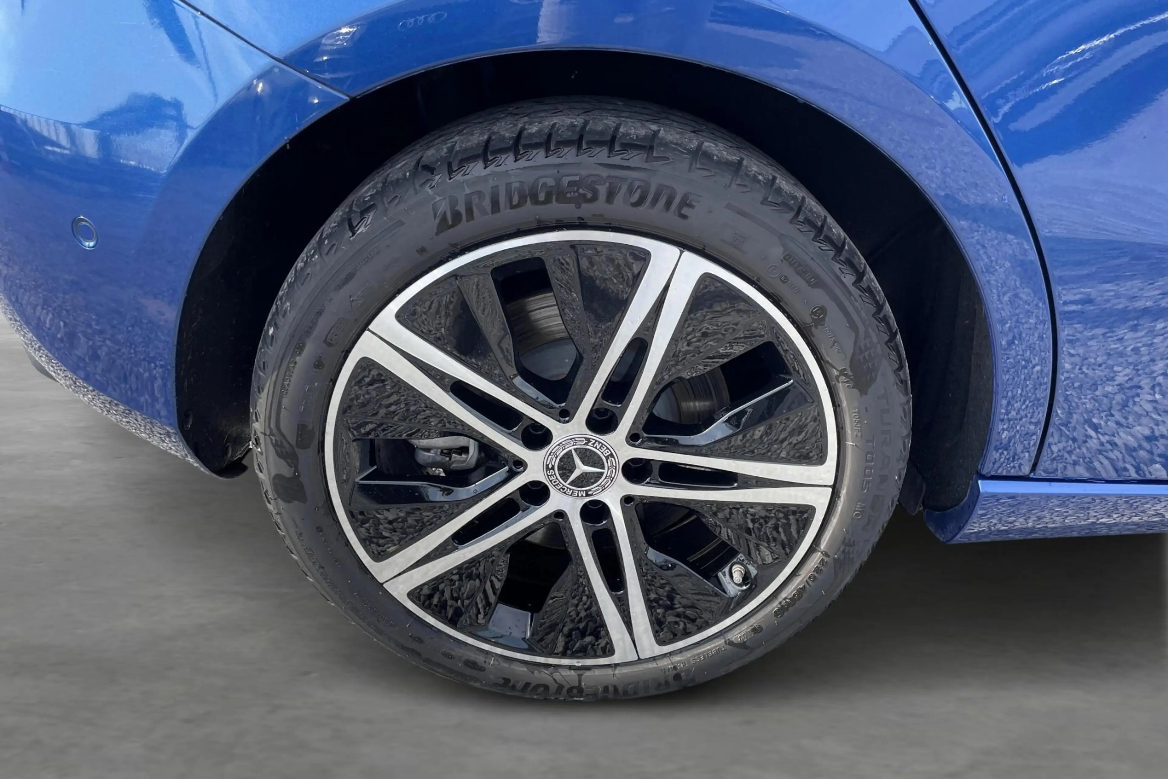 Mercedes-Benz A 250 A e Luxury Line — photo 8