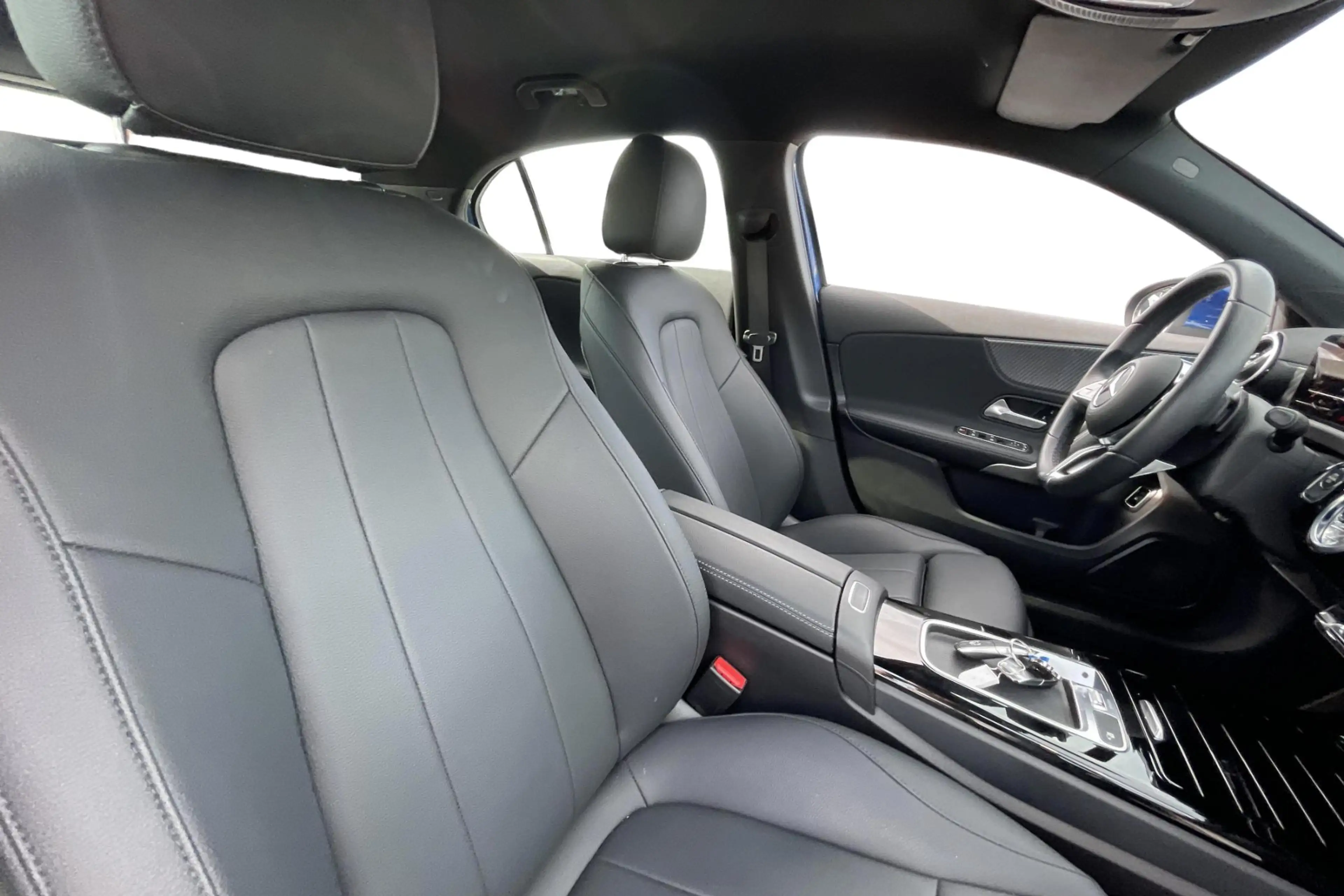 Mercedes-Benz A 250 A e Luxury Line — photo 6