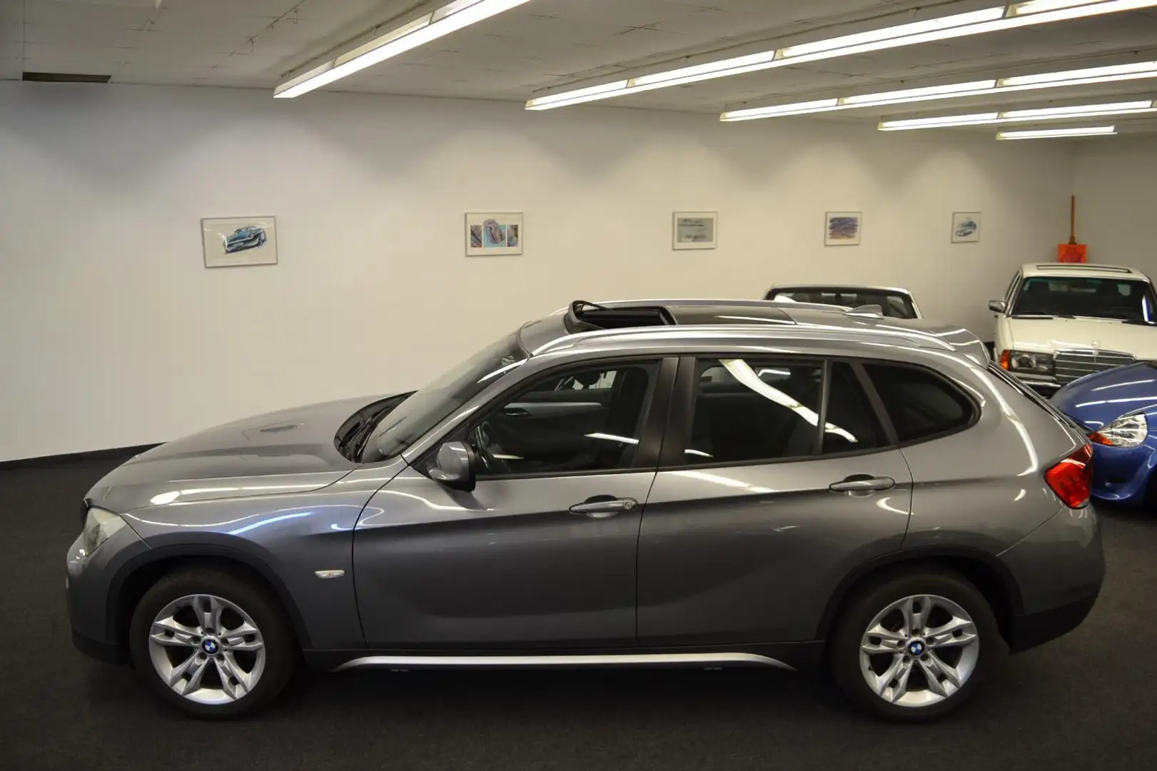 BMW X1 Baureihe X1 18 d sDrive AUTOMATIK Grau - 1