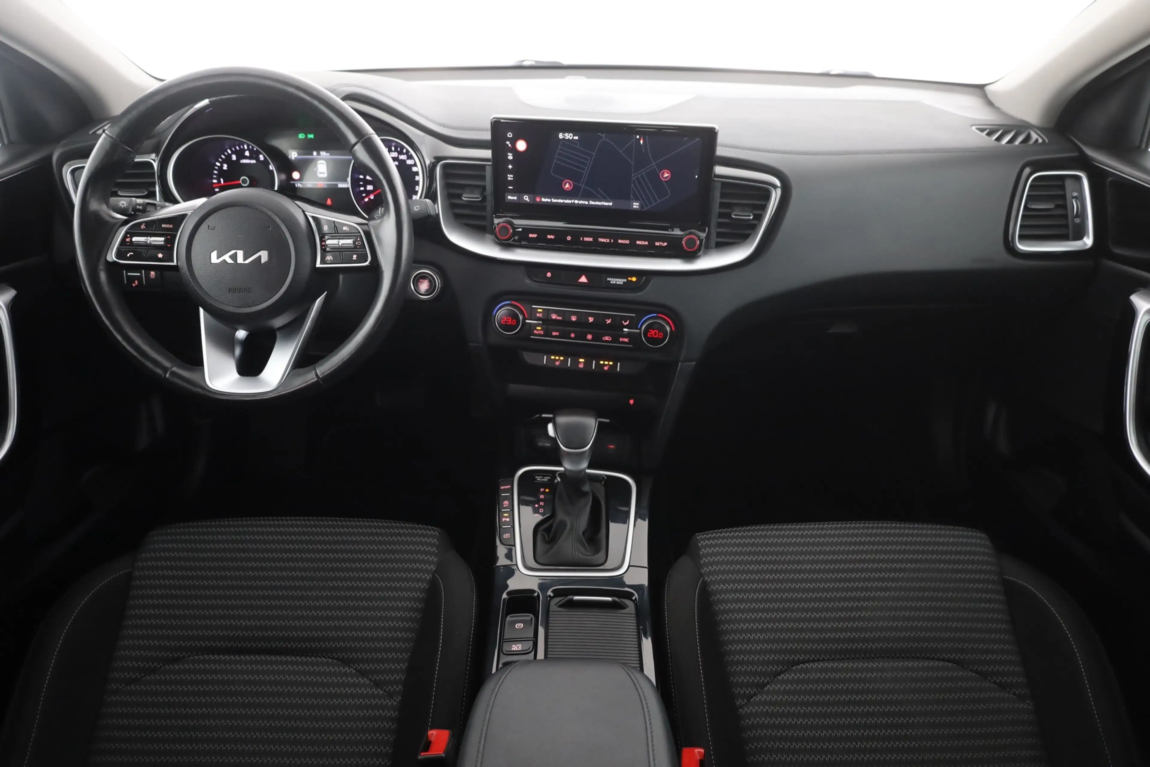 Kia Ceed / cee'd Ceed 1.5 T-GDI Spirit LED Navi Sitzheizung DAB — photo 9