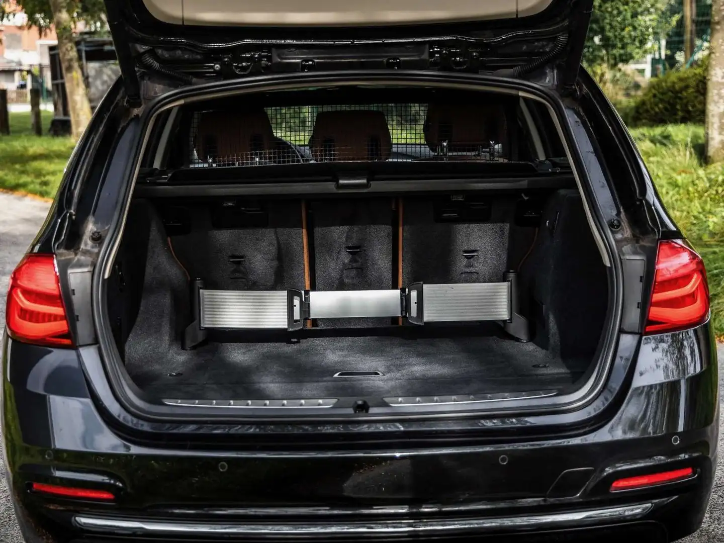 BMW 318 318d Touring Luxury Line Noir - 2