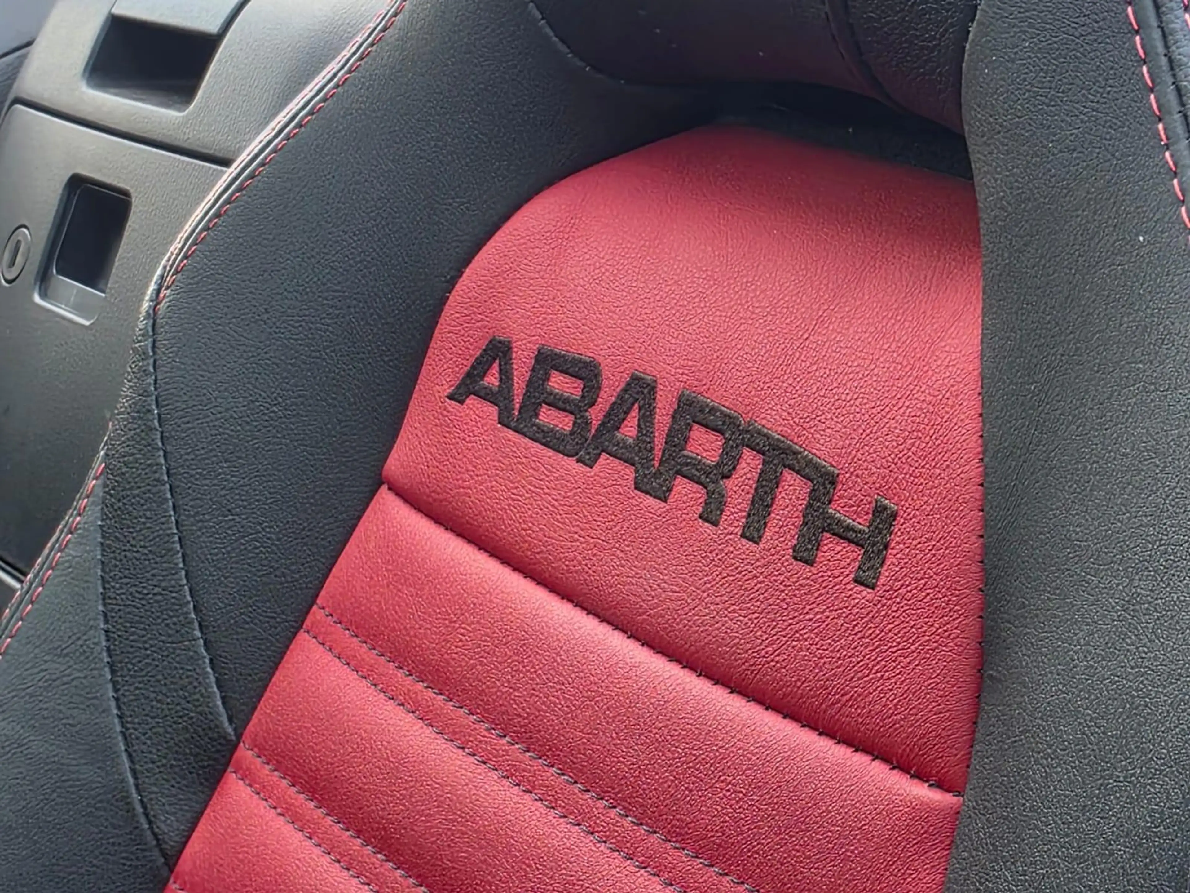 Fiat 124 Spider 1.4 MultiAir Turbo Abarth Premium Bose | 170 PK | — photo 12