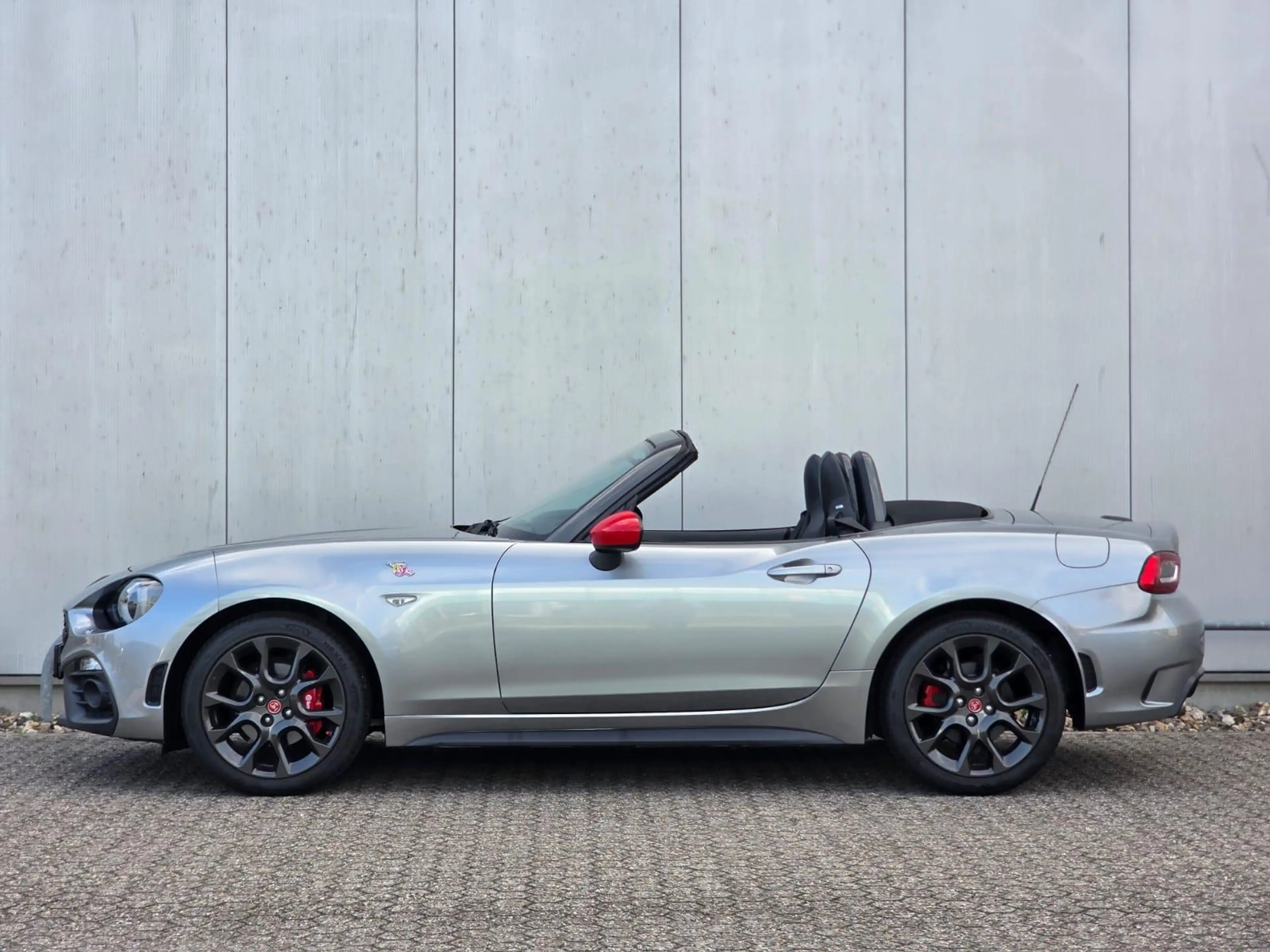 Fiat 124 Spider 1.4 MultiAir Turbo Abarth Premium Bose | 170 PK | — photo 3