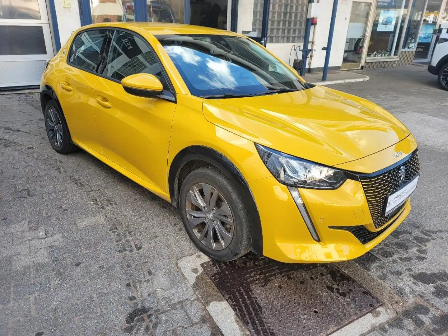 Peugeot 208 e- Allure 136, Sitzheizung,Kamera,Mirror Screen Gelb - 1