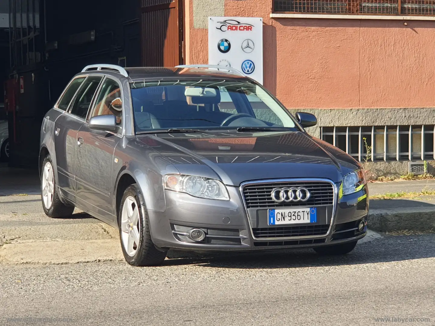 Audi A4 2.0 16V TDI Avant Grigio - 1